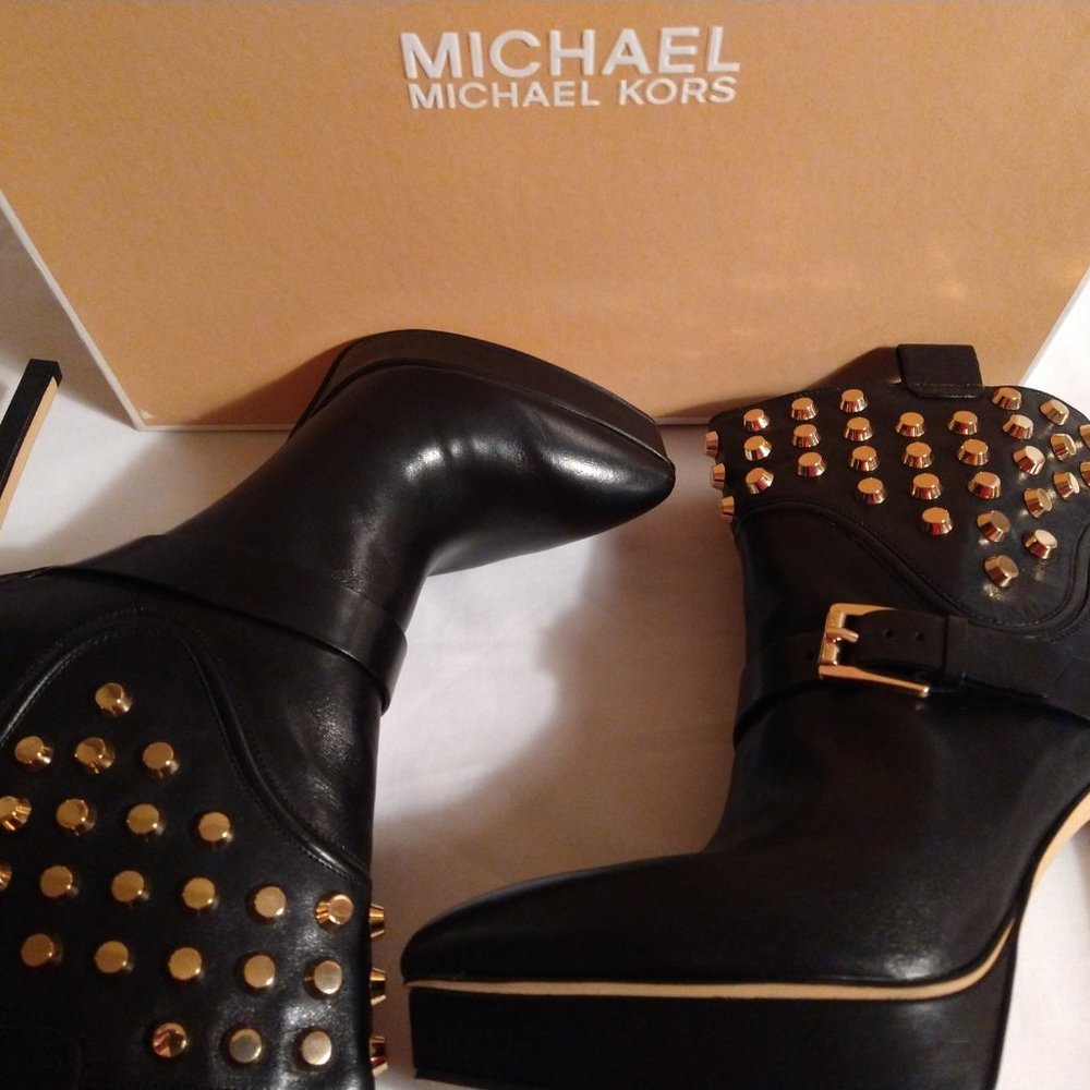 MICHAEL KORS  BRYN STUDDED LEATHER BOOT (**BRAND NEW**) - Picture 8 of 8